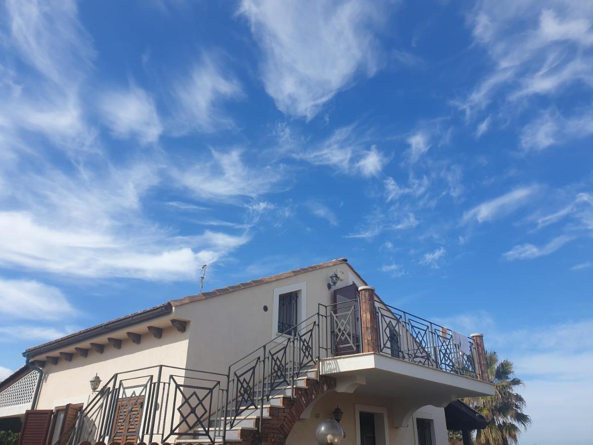 Villa Amare Кампофеличе-ди-Роччелла Экстерьер фото